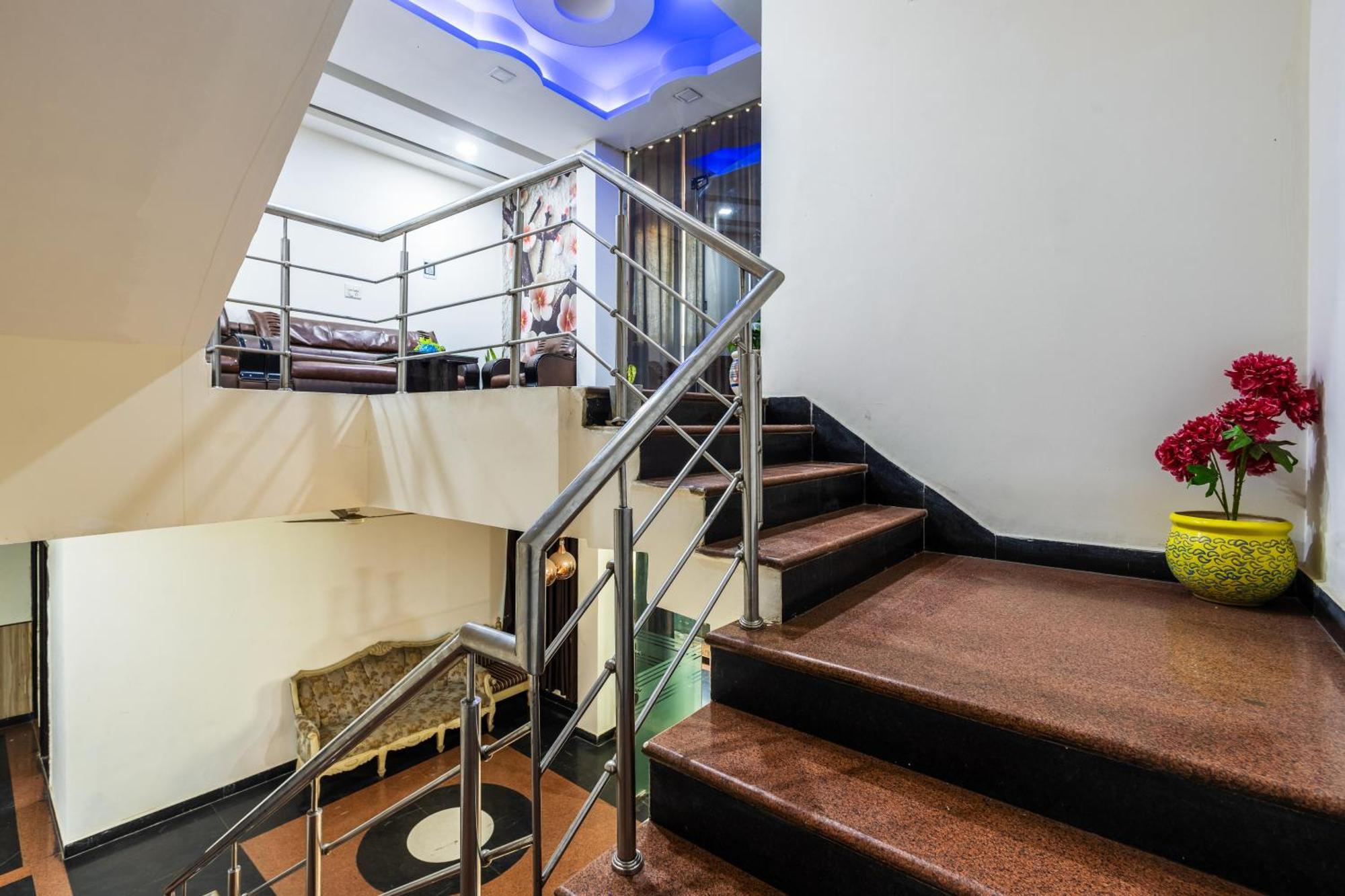 Kabul Hotel By Nexhub Palace - Medanta Гургаон Экстерьер фото