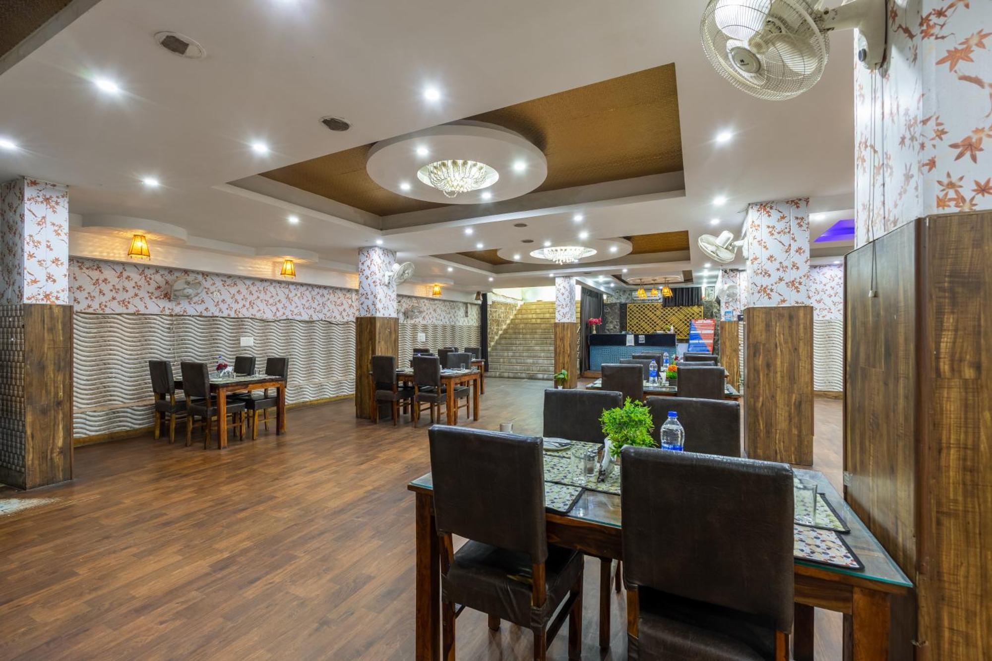 Kabul Hotel By Nexhub Palace - Medanta Гургаон Экстерьер фото
